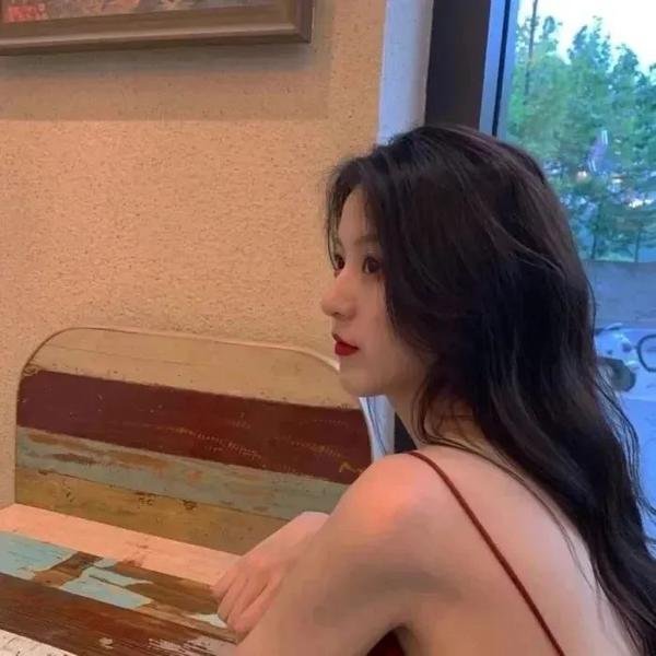 这个女配有点甜